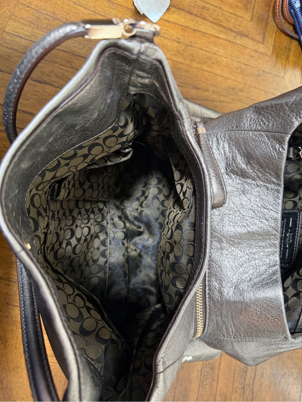 Coach Metallic Bronze Leather Shoulder Bag Hobo Purse Large Soft Pebbled Leather - Picture 5 of 9